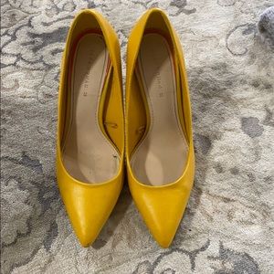 Mustard yellow Zara heels